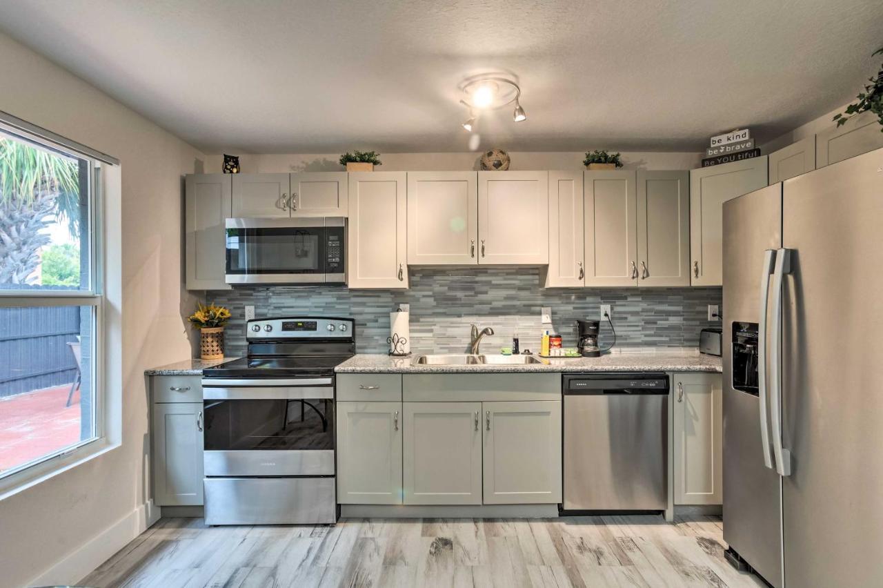 Inviting Apartment Less Than 2 Mi To Riviera Beach! ウェストパームビーチ エクステリア 写真