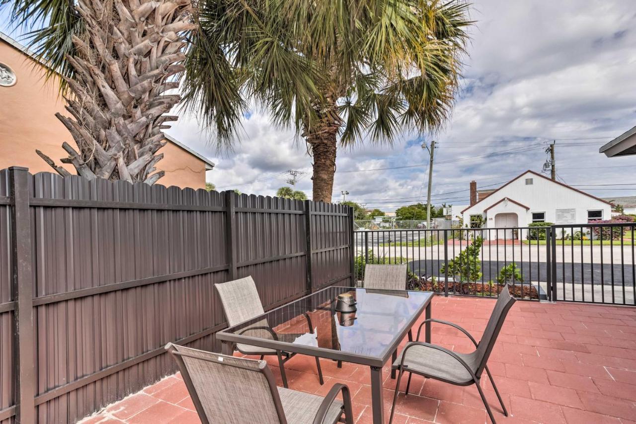 Inviting Apartment Less Than 2 Mi To Riviera Beach! ウェストパームビーチ エクステリア 写真
